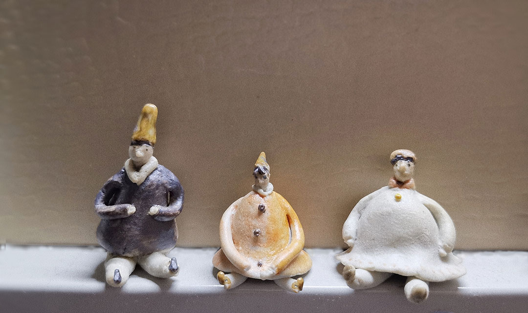 青岛大学 | 装饰雕塑与陶艺 | 《三口之家》创作者：高兰英 导师 ：李兰